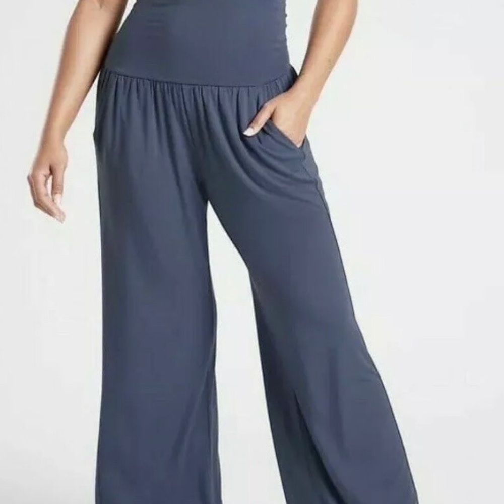 Studio Wide Leg Pant